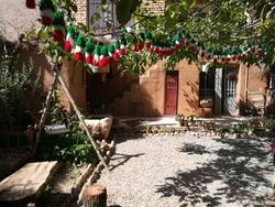 بومگردی "چشمه ناز ونک" اتاق 40 متری 2 بومگردی "چشمه ناز ونک" اتاق 40 متری 2
