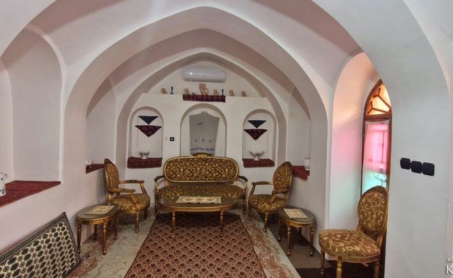 اقامتگاه "عمارت دژ گلی" اتاق سه دری اقامتگاه "عمارت دژ گلی" اتاق سه دری