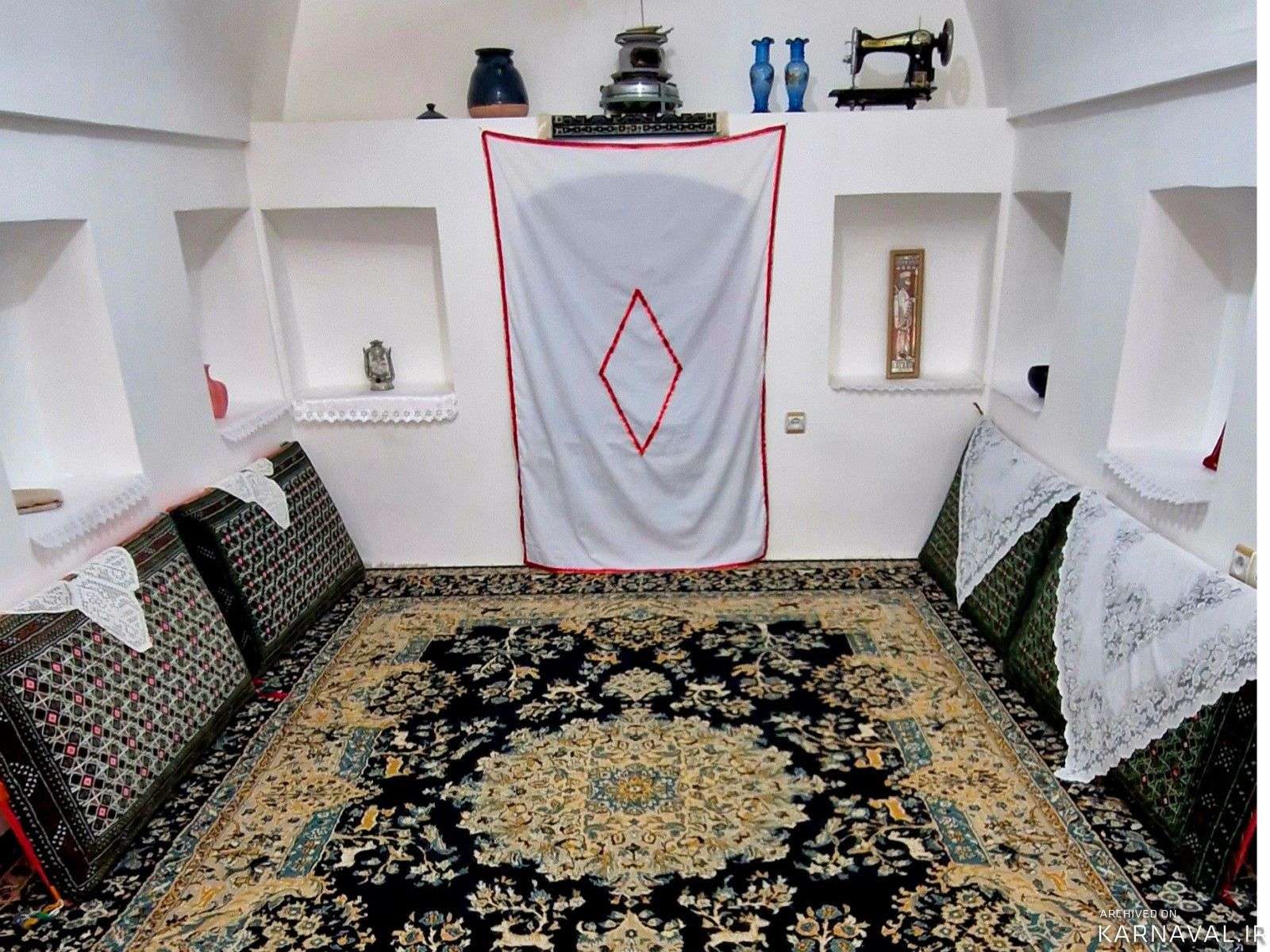 اقامتگاه "عمارت دژ گلی" اتاق آذرگوی
