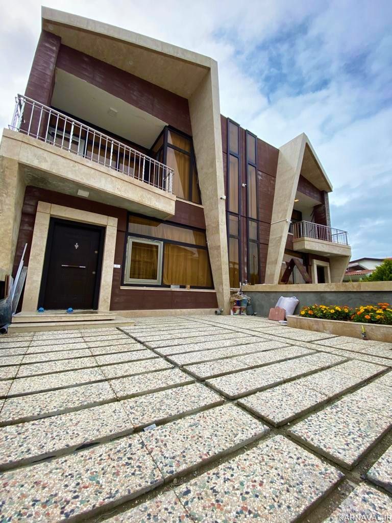 ویلای دوبلکس با استخر سرپوشیده