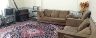 ویلا در باغ بهادران با استخر سرپوشیده با آب سرد ویلا در باغ بهادران با استخر سرپوشیده با آب سرد