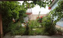 ویلا با حیاطی زیبا ویلا با حیاطی زیبا