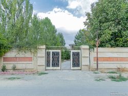 ویلا با استخر آبگرم کودکان و بزرگسالان کردان ویلا با استخر آبگرم کودکان و بزرگسالان کردان