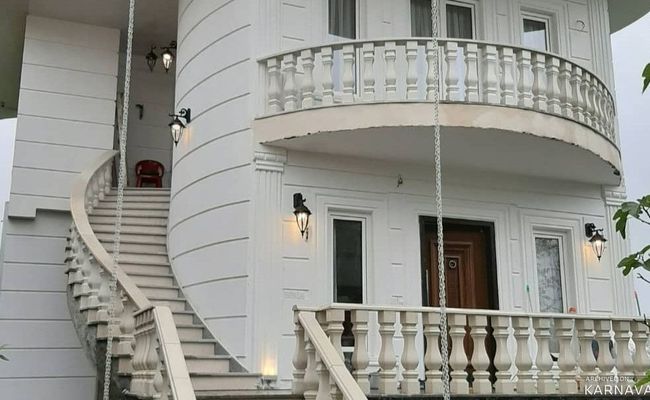 عروس سفید (یک) بکر و جنگلی عروس سفید (یک) بکر و جنگلی