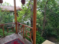 بومگردی گوزل کندیمیز ( کلبهٔ چوبی) بومگردی گوزل کندیمیز ( کلبهٔ چوبی)