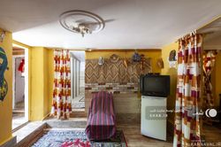 کلبه نزدیک رودخانه همراه با آلاچیق و تاب کلبه نزدیک رودخانه همراه با آلاچیق و تاب