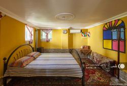 کلبه نزدیک رودخانه همراه با آلاچیق و تاب کلبه نزدیک رودخانه همراه با آلاچیق و تاب