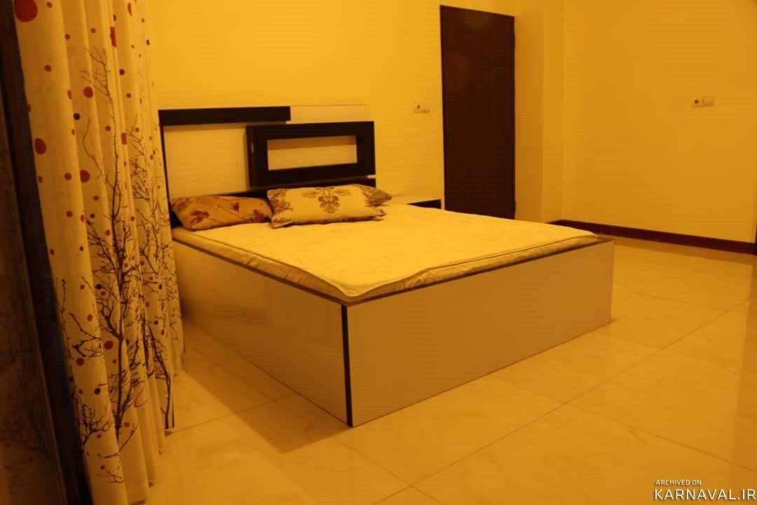 استخر آب گرم سرپوشیده و میز بیلیارد، طبقه اول