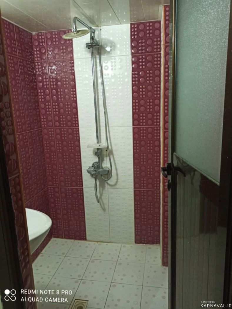 استخر آب گرم سرپوشیده و میز بیلیارد، طبقه اول