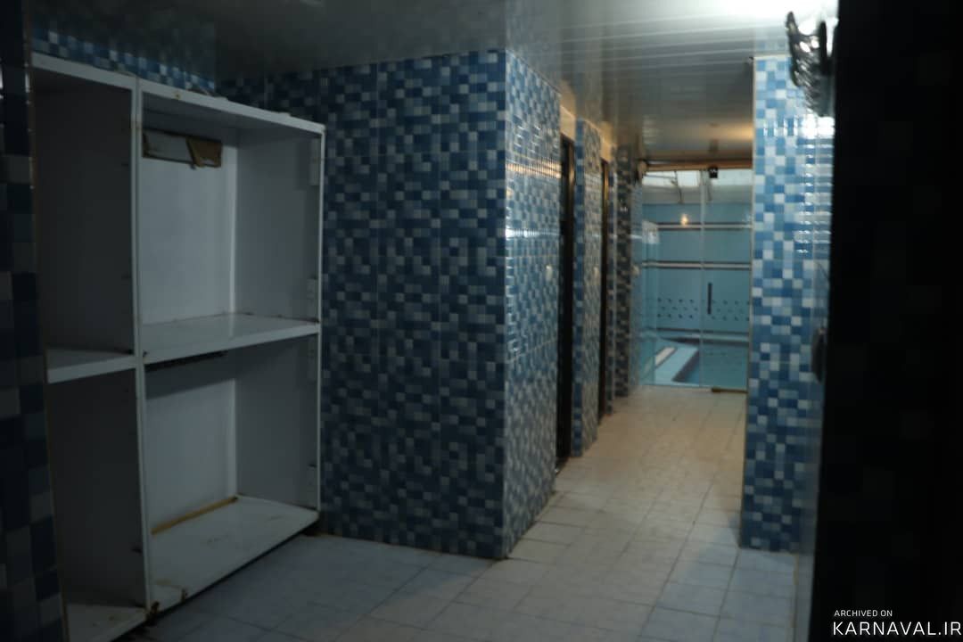 استخر آب گرم سرپوشیده و میز بیلیارد، طبقه اول