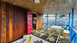 کلبه چوبی سنتی تراس دار ، در دل جنگل کلبه چوبی سنتی تراس دار ، در دل جنگل