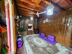 کلبه چوبی سنتی تراس دار ، در دل جنگل کلبه چوبی سنتی تراس دار ، در دل جنگل