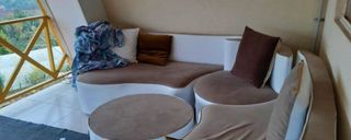 واحد گل رز، طبقه دوم همراه با تراس 30متری واحد گل رز، طبقه دوم همراه با تراس 30متری