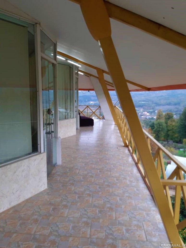 واحد گل لاله، پنت هاوس با چشم انداز کوهستان