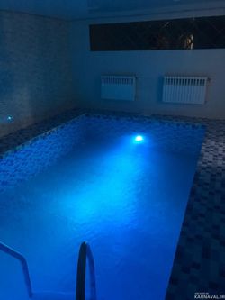 استخر سرپوشیده واحد یک ، همکف دربست استخر سرپوشیده واحد یک ، همکف دربست