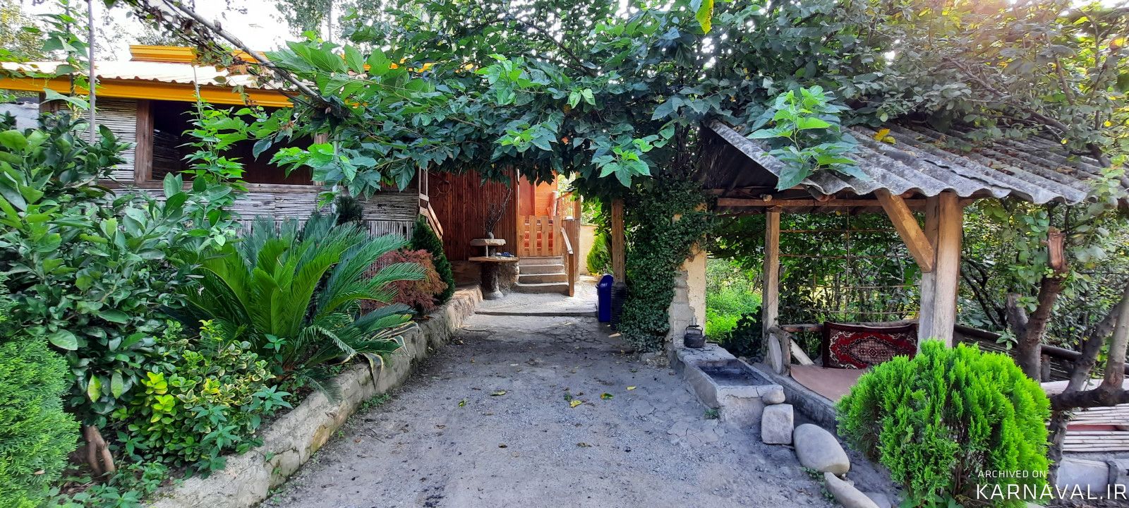 کلبه جنگلی تراس دار در طبیعت بکر روستای تیرکن