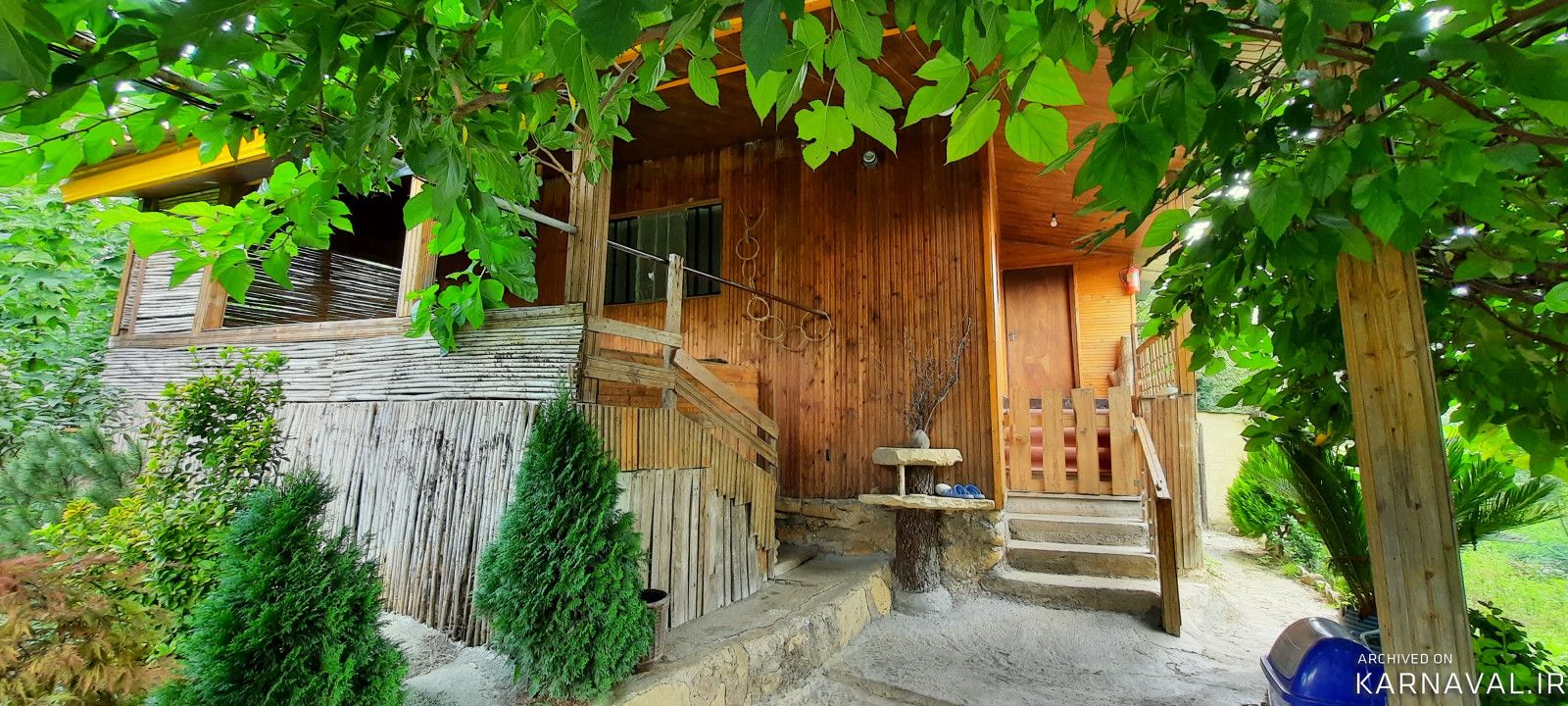 کلبه جنگلی تراس دار در طبیعت بکر روستای تیرکن