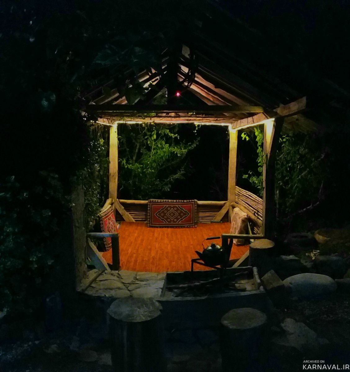 کلبه جنگلی تراس دار در طبیعت بکر روستای تیرکن