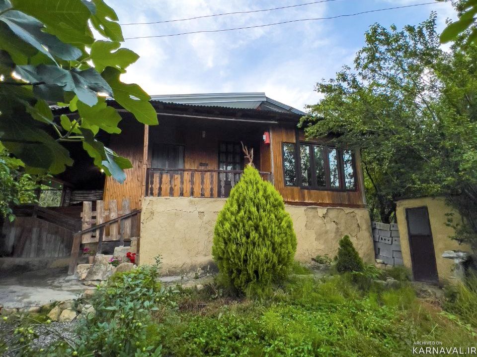 کلبه جنگلی تراس دار در طبیعت بکر روستای تیرکن