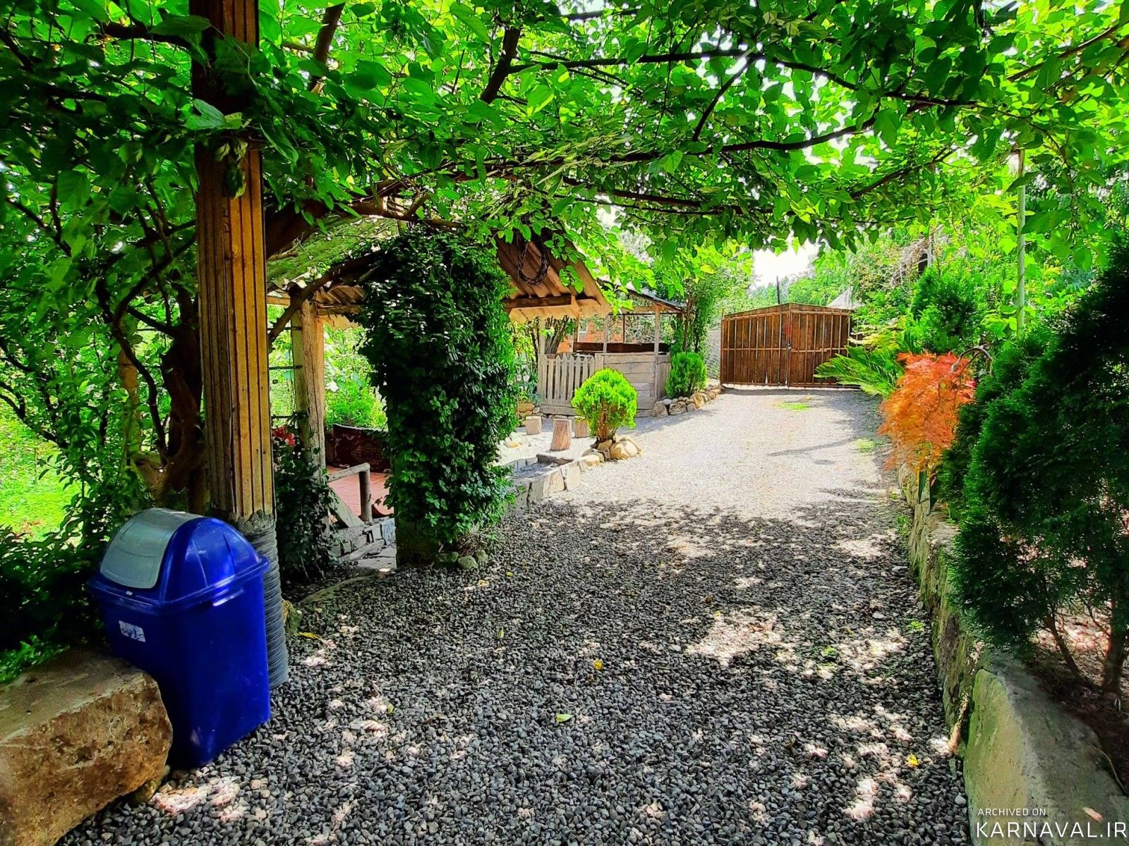 کلبه جنگلی تراس دار در طبیعت بکر روستای تیرکن