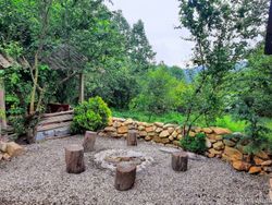 کلبه جنگلی تراس دار در طبیعت بکر روستای تیرکن کلبه جنگلی تراس دار در طبیعت بکر روستای تیرکن