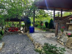 کلبه جنگلی تراس دار در طبیعت بکر روستای تیرکن کلبه جنگلی تراس دار در طبیعت بکر روستای تیرکن