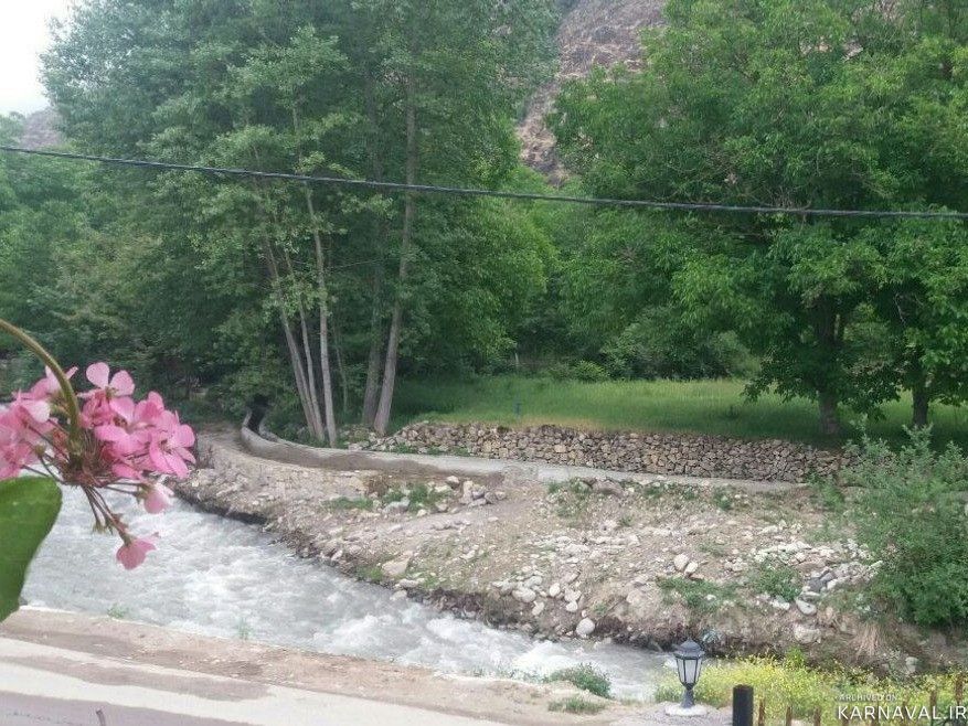 کلاردشت، ویلا دربست کنار رودخانه با ویو کوه و جنگل