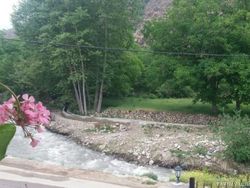 کلاردشت، ویلا دربست کنار رودخانه با ویو کوه و جنگل کلاردشت، ویلا دربست کنار رودخانه با ویو کوه و جنگل