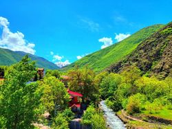 کلاردشت، ویلا دربست کنار رودخانه با ویو کوه و جنگل کلاردشت، ویلا دربست کنار رودخانه با ویو کوه و جنگل