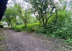 کلبه زیبا با سقف چوبی و وان (تاینی کابین) کلبه زیبا با سقف چوبی و وان (تاینی کابین)