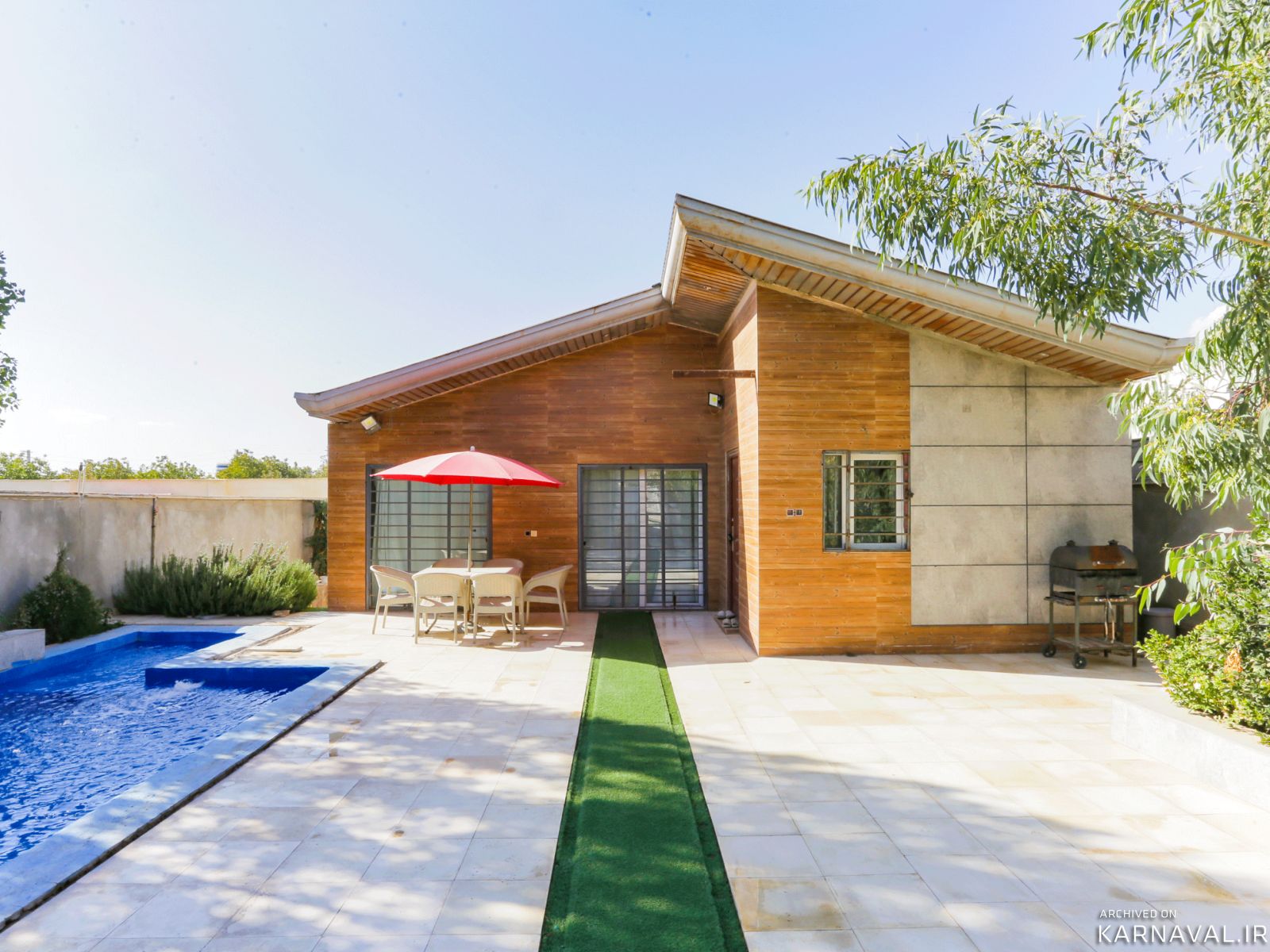 استخر روباز آبسرد، آتشگاه، فوتبال دستی، رقص نور