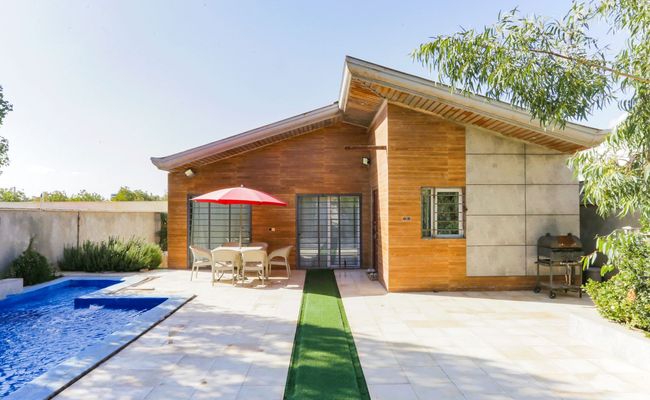 استخر روباز آبسرد، آتشگاه، فوتبال دستی، رقص نور استخر روباز آبسرد، آتشگاه، فوتبال دستی، رقص نور