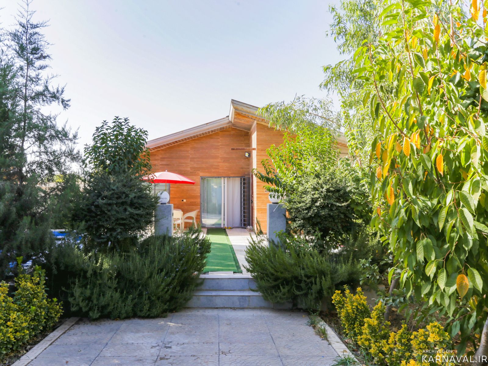 استخر روباز آبسرد، آتشگاه، فوتبال دستی، رقص نور