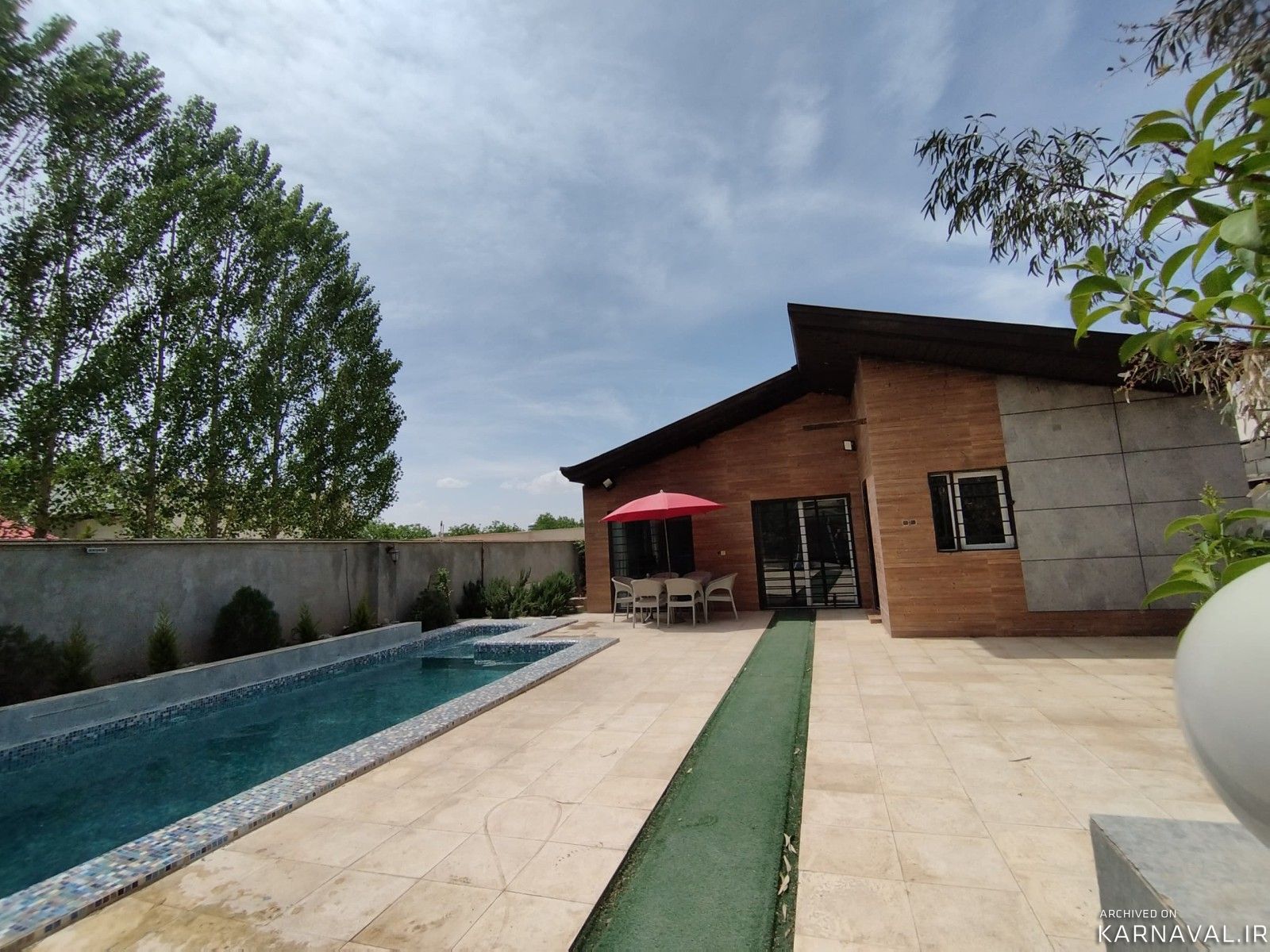 استخر روباز آبسرد، آتشگاه، فوتبال دستی، رقص نور