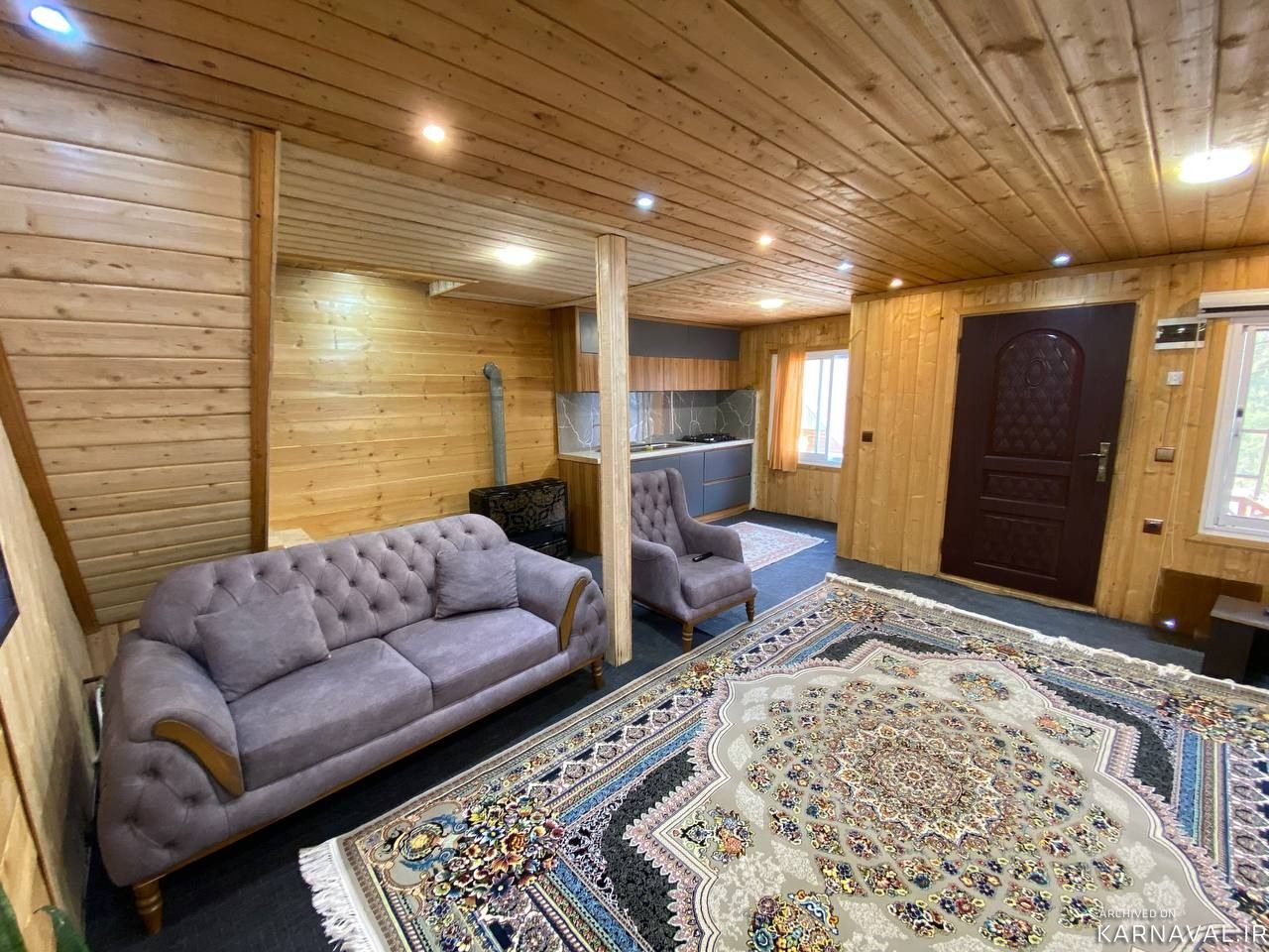 کلبه چوبی دوبلکس همراه با جکوزی جنگلی