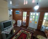 کلبه با نمای چوبی و تراس با ویوی بینظیر کلبه با نمای چوبی و تراس با ویوی بینظیر