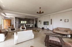 واحد لوكس و مدرن با منظره زيبا با محوطه زيبا،دربست واحد لوكس و مدرن با منظره زيبا با محوطه زيبا،دربست