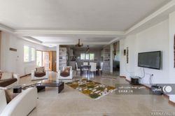 واحد لوكس و مدرن با منظره زيبا با محوطه زيبا،دربست واحد لوكس و مدرن با منظره زيبا با محوطه زيبا،دربست