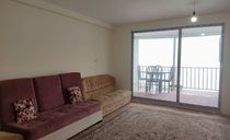 طبقه همکف با منظره کوه و جنگل و اقیانوسی از ابر طبقه همکف با منظره کوه و جنگل و اقیانوسی از ابر