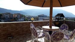 واحد مبله با حیاط خلوت آلاچیقدار و باربیکیو واحد مبله با حیاط خلوت آلاچیقدار و باربیکیو