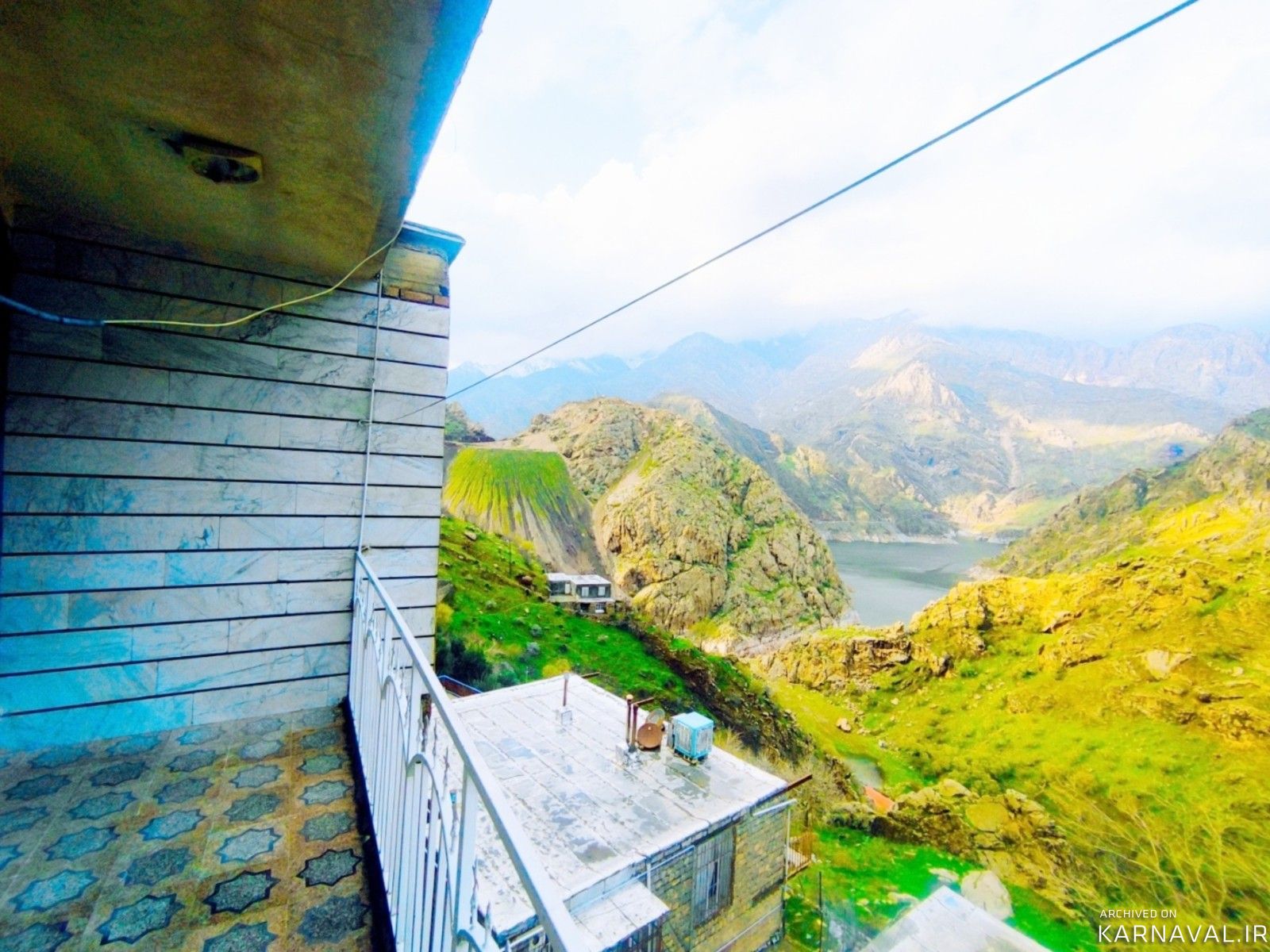 دربست، ویو عالی مشرف به دریاچه، سفارش غذا و غیره