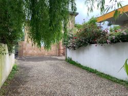 ویلا نوساز دوخوابه دربست با فوتبال دستی ویلا نوساز دوخوابه دربست با فوتبال دستی