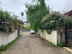 ویلا نوساز دوخوابه دربست با فوتبال دستی ویلا نوساز دوخوابه دربست با فوتبال دستی