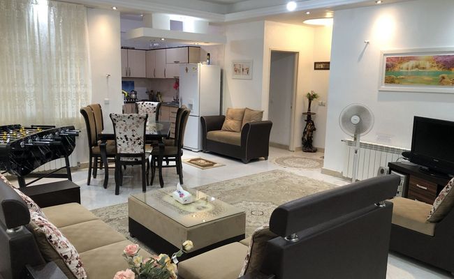 ویلا نوساز دوخوابه دربست با فوتبال دستی ویلا نوساز دوخوابه دربست با فوتبال دستی