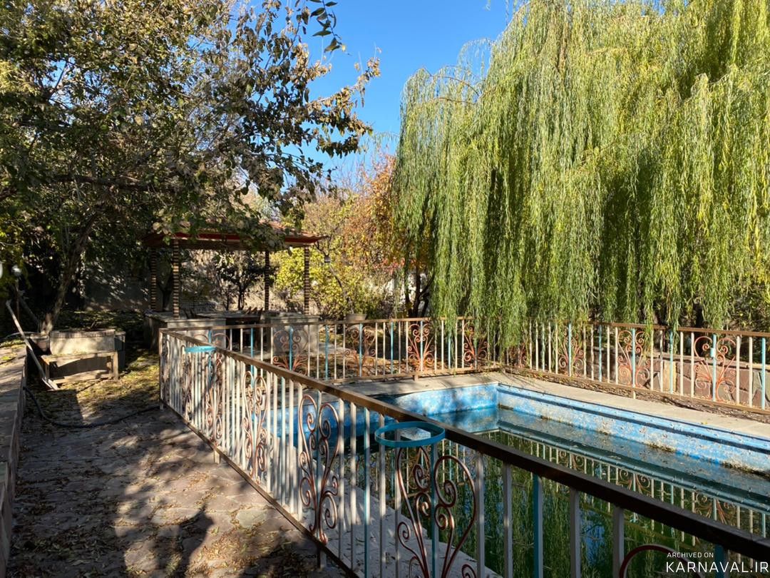 استخرآبگرم سرپوشیده وجکوزی،آلاچیق و آتشکده در حیاط