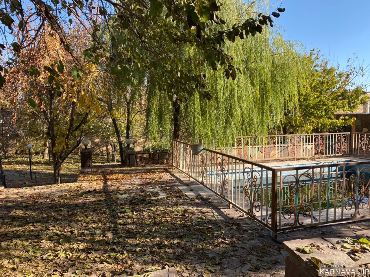 استخرآبگرم سرپوشیده وجکوزی،آلاچیق و آتشکده در حیاط