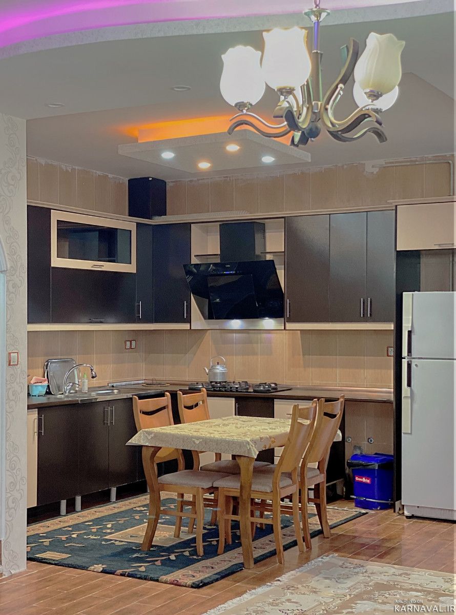 استخرآبگرم سرپوشیده وجکوزی،آلاچیق و آتشکده در حیاط