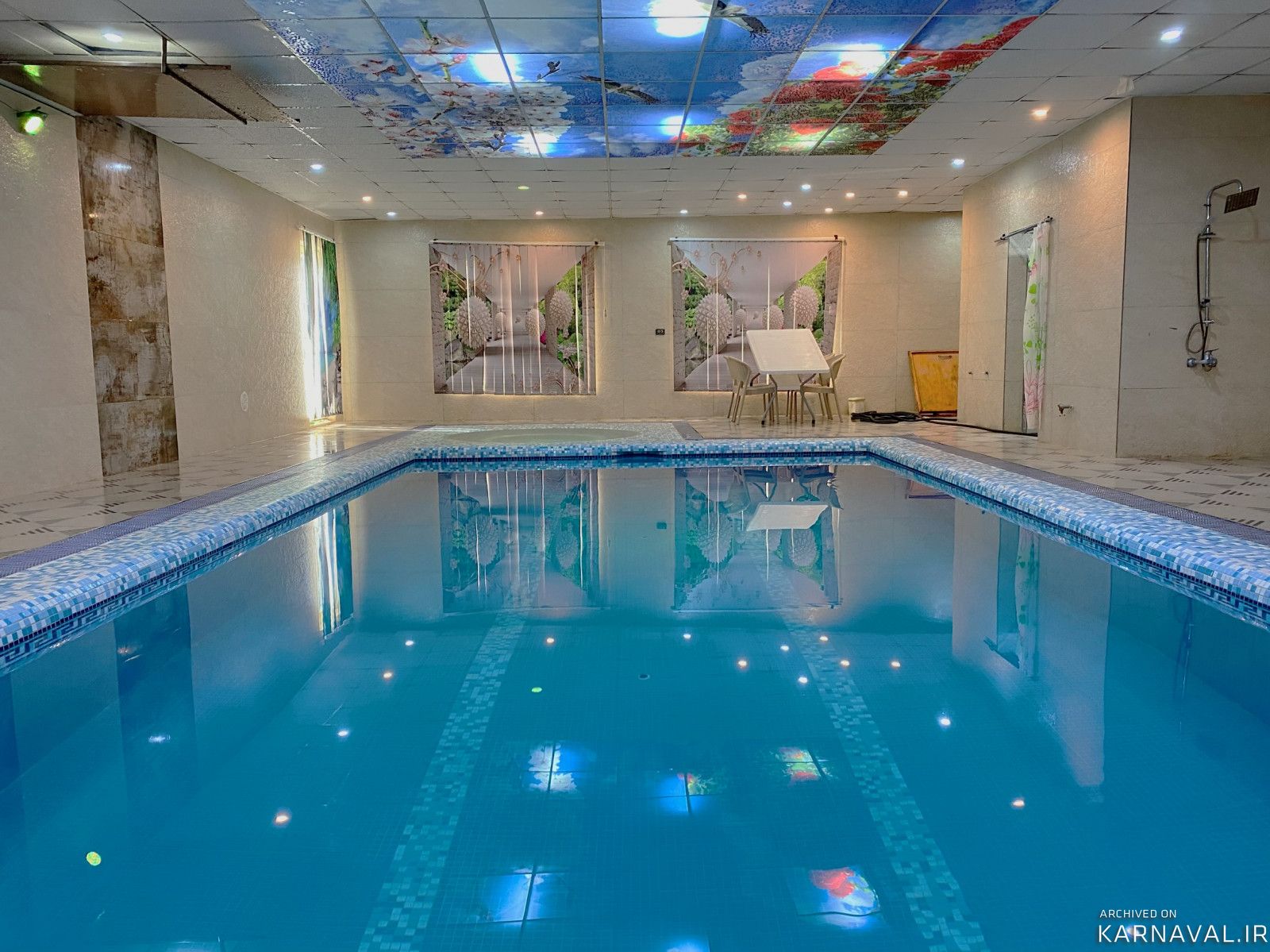 استخرآبگرم سرپوشیده وجکوزی،آلاچیق و آتشکده در حیاط