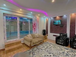 استخرآبگرم سرپوشیده وجکوزی،آلاچیق و آتشکده در حیاط استخرآبگرم سرپوشیده وجکوزی،آلاچیق و آتشکده در حیاط