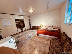 هوم اِستی عارف (اتاق سنتی) هوم اِستی عارف (اتاق سنتی)